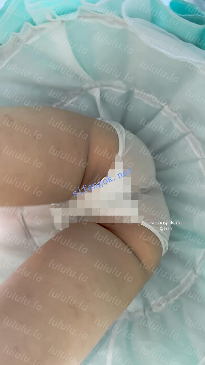 【KFC】学生妹COSER瑶妹逛展·半透明内内低角度CD·露个屁股沟 预览图 10