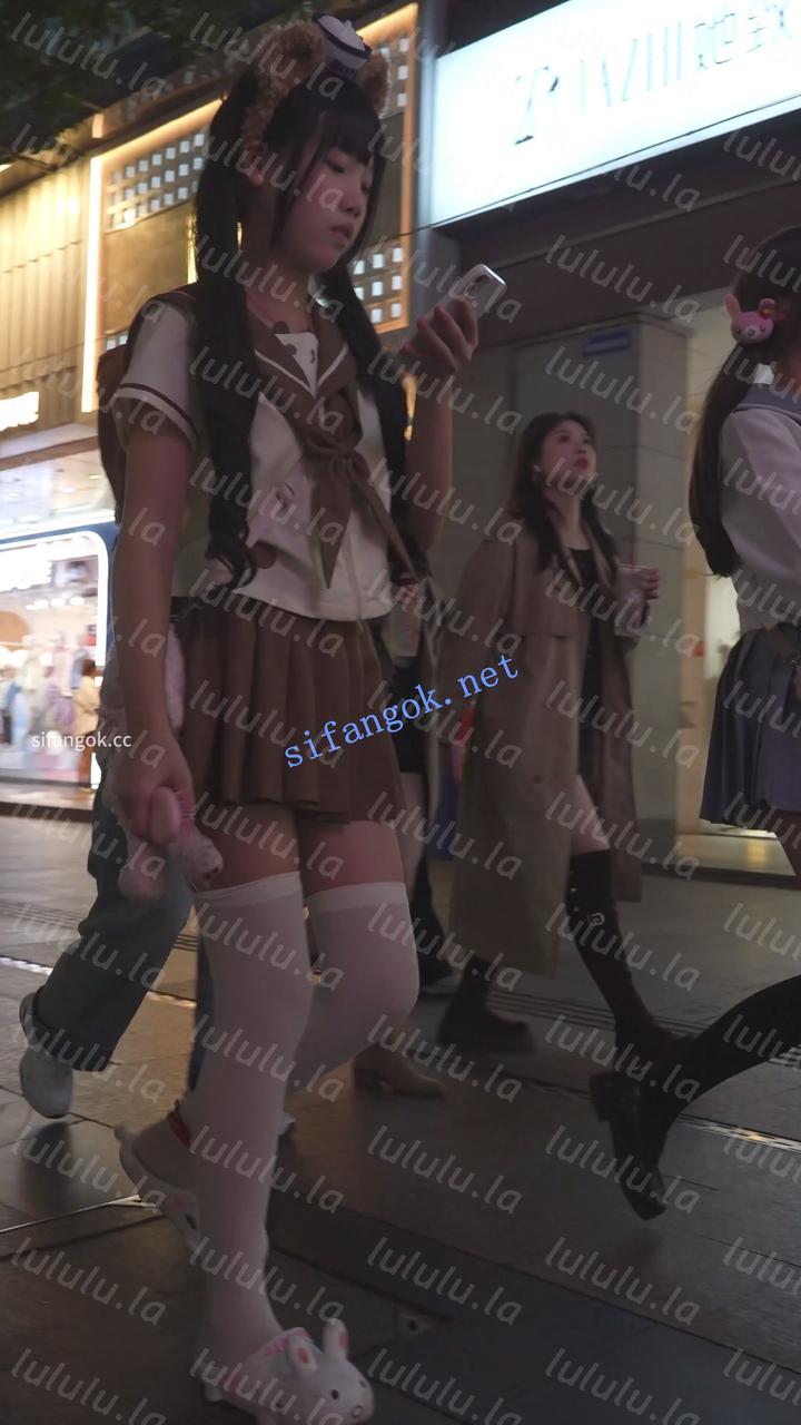(BC-AA-675)双马尾制服jk小姐姐..蕾丝边粉内扶梯弯腰开灯拍 预览图 2