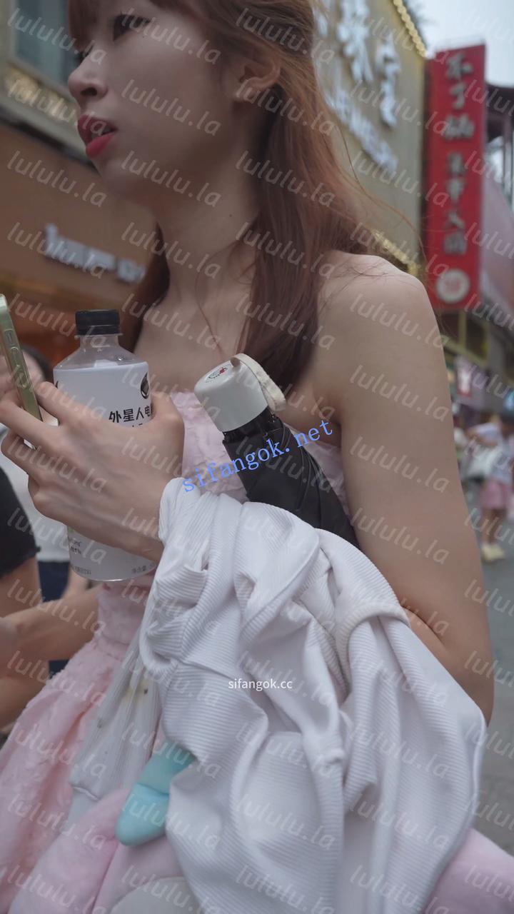(BC-AA-674)蕾丝裙小姐姐穿花纹丝袜逛街..粉色内裤上扶梯CD 预览图 2