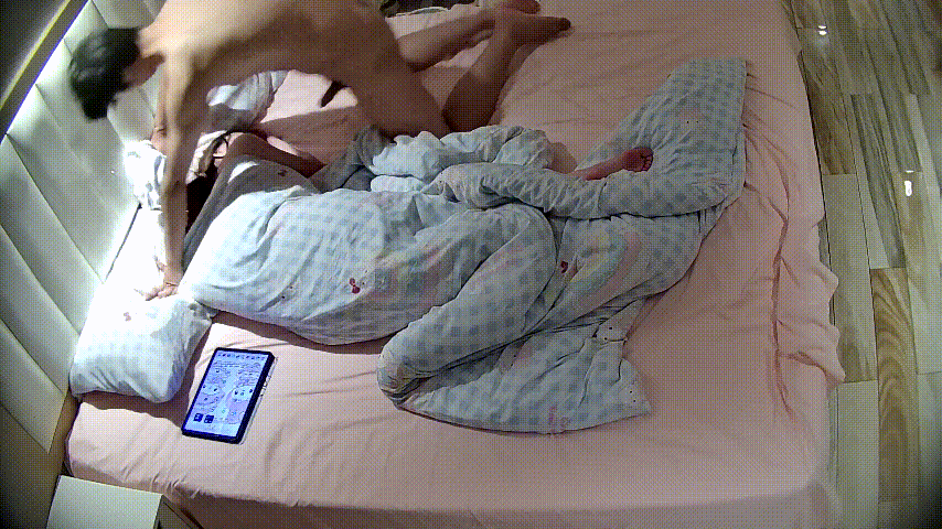 大學城 6-11 極品馬尾蘿莉裝的小美女 一套黑色内衣很襯白皮膚 男人抓奶喂屌舔逼一條龍 再各種姿勢操 1.25GB 预览图 2