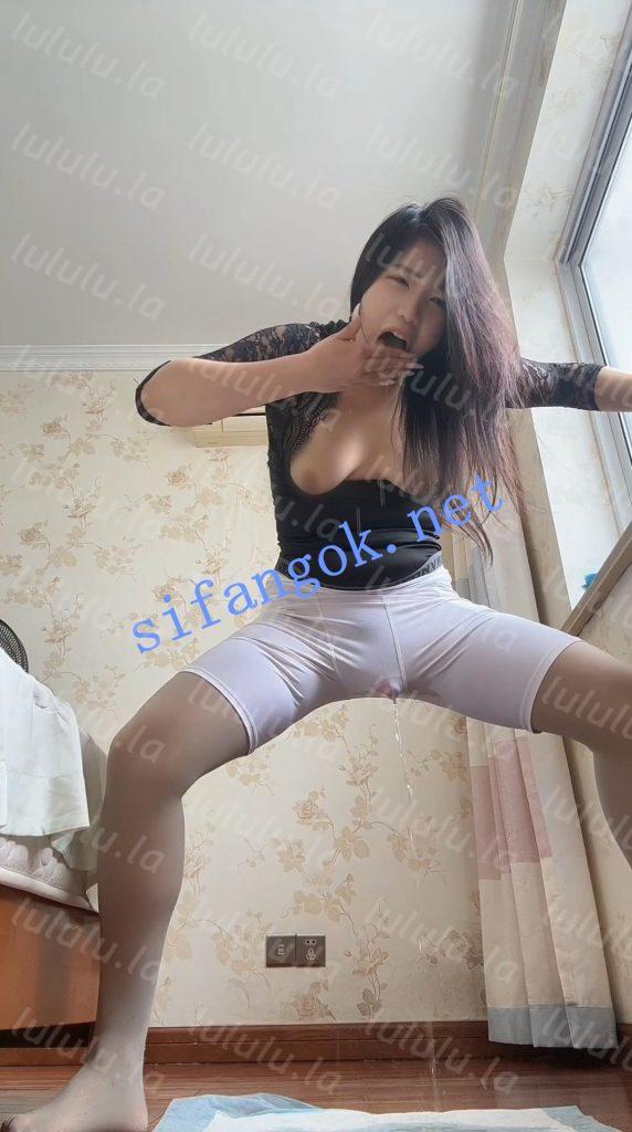 快手超骚主播 小蕾蕾 自拍变态自慰 穿弟弟内裤呲尿喝尿 牛B【1V】【529M】 预览图 5