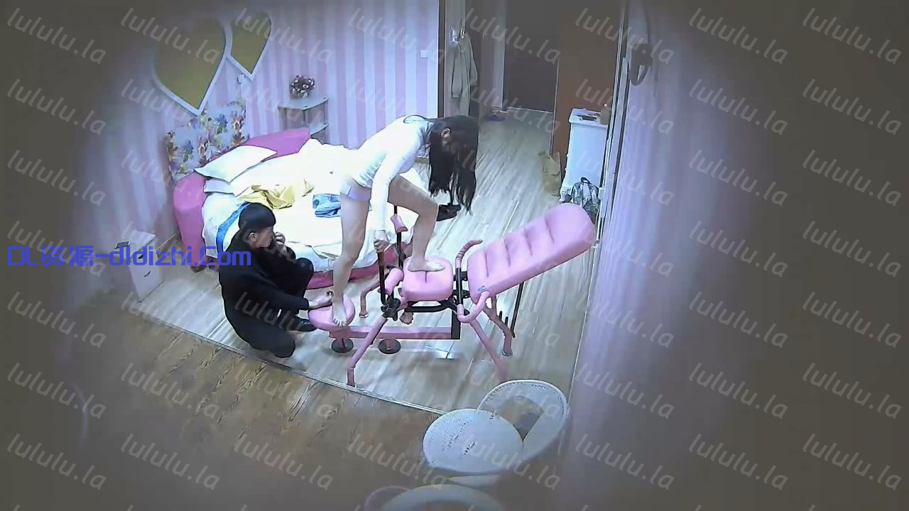 酒店稀有台專業炮房偷拍❤️顔值年輕情侶操了兩個小時可惜沒敢在銷魂椅上來一炮無水印原版 2.99GB 预览图 1