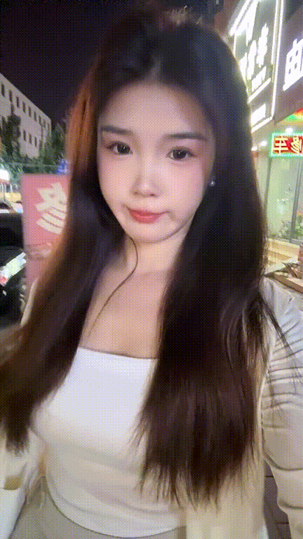 【S級洩密】白天泰安街上還裝女神，進酒店秒變淫娃跪舔雞巴，對鏡吃得滿嘴白濁，反差婊露臉性愛自拍，原檔無水印(17V) 1.05GB 预览图 1