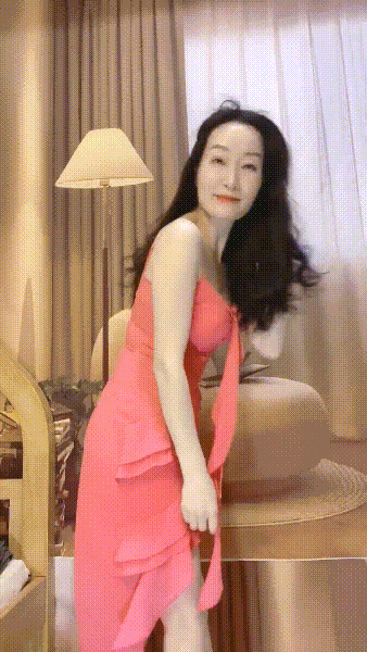 【抖音福利】极品气质冷白皮熟女【晴空万里】自慰骚裸舞(22V) 4.5GB 预览图 2