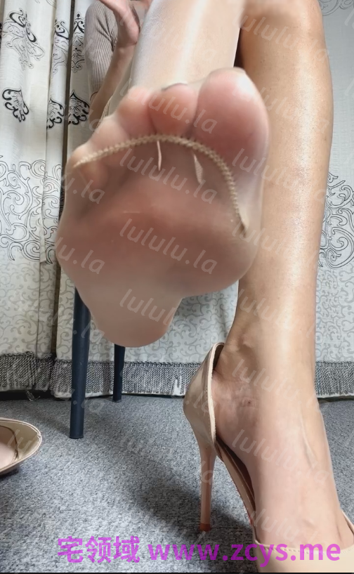 玩物直播颜艺很sss-260518 红绿灯肉丝裸足大脚榨精【1V】【497MB百度云】 预览图 5