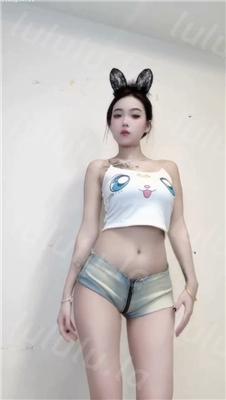 快手抖音超美主播 糊涂小y Y姐 大尺裸舞福利 真快骚舞抖奶【19V】【453M】 预览图 18