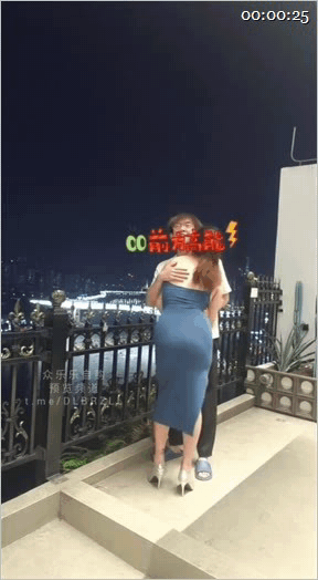 中年男之夢夜！「夢想鲨」巨乳紋身熟女母狗；别墅陽台做愛，深夜公廁中出，來自女領導的加班慰問(4V) 1.13GB