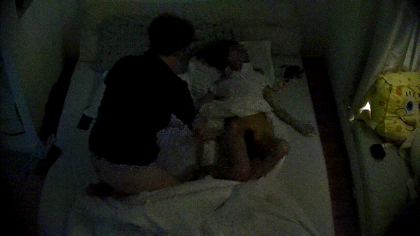 情趣酒店 6-23 很漂亮的小美女 又被一個胖子給操了 幾個小時裏連操了好幾次 喜歡把小美女放在上面頂 2.15GB 预览图 2
