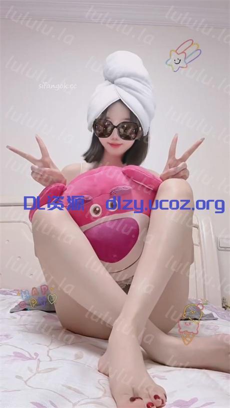 快手顔值嫩妹【小螃蟹老師】好身材大長腿,裸舞誘惑,大尺度掰逼展示,好茂盛的逼毛,性欲旺盛30V 1.83GB 预览图 17