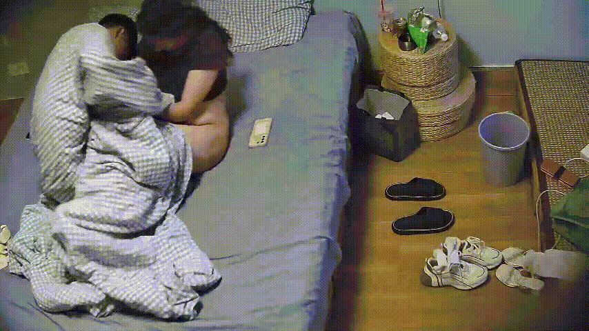 公寓酒店 6-24 偷情的兩人越是如膠似漆了 出去逛街回來男人直接強上打一炮 女人那嬌嗔表情溫柔似水 2.06GB 预览图 1