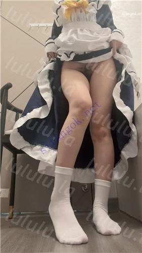 抖音双马尾骚妹【爱吃猪脚饭 星期8没课】情趣自慰炮击新篇【19V】【5.06G】 预览图 4