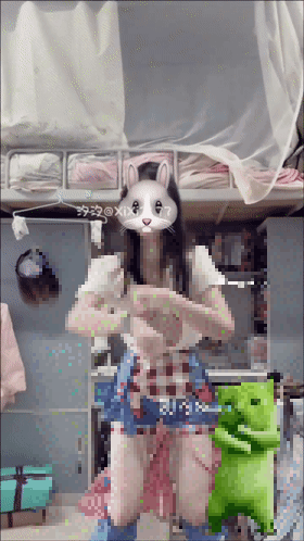 【精品】大学推特博主【甜汐sweet】宿舍裸舞私拍 反差女大【12V】【98.5M】 预览图 6