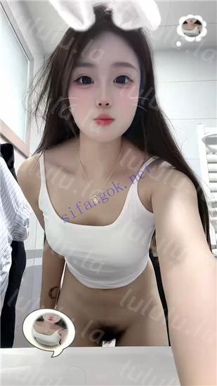 抖音超甜妹子 coco 私定大尺自拍 脱衣裸秀自摸掰穴 超润啊【3V】【242M】 预览图 8