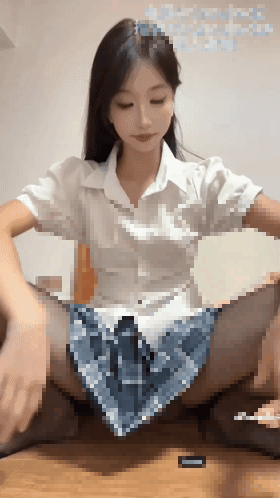 【重磅】推特受肉完犊子 20号妹子 裸舞私拍 特写 顶爆了【25V】【2.93G】 预览图 13