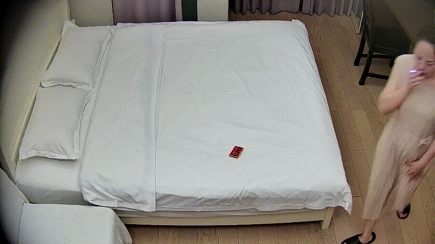 情趣酒店 6-29 男人帶禦姐少婦回來 少婦先點一根享受 洗完澡就要侍候男人被操了 床上床下操完嘴又操逼 917.1MB