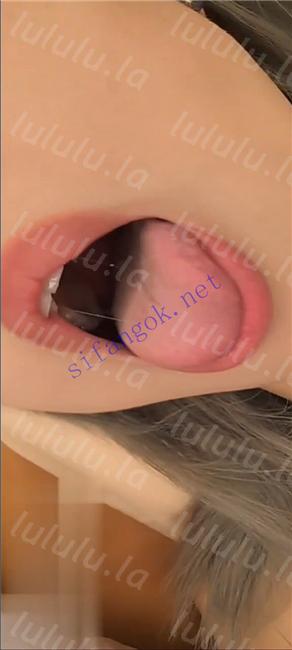 快手40W粉御姐 猫儿 首度超大尺三点全露 脸穴同框裸舞自慰【9V】【894M】 预览图 21
