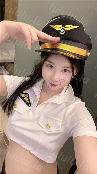 快手超美主播 周周 私定情趣制服自慰 情景骚叫水超多美翻【10V】【2.72G】 预览图 4