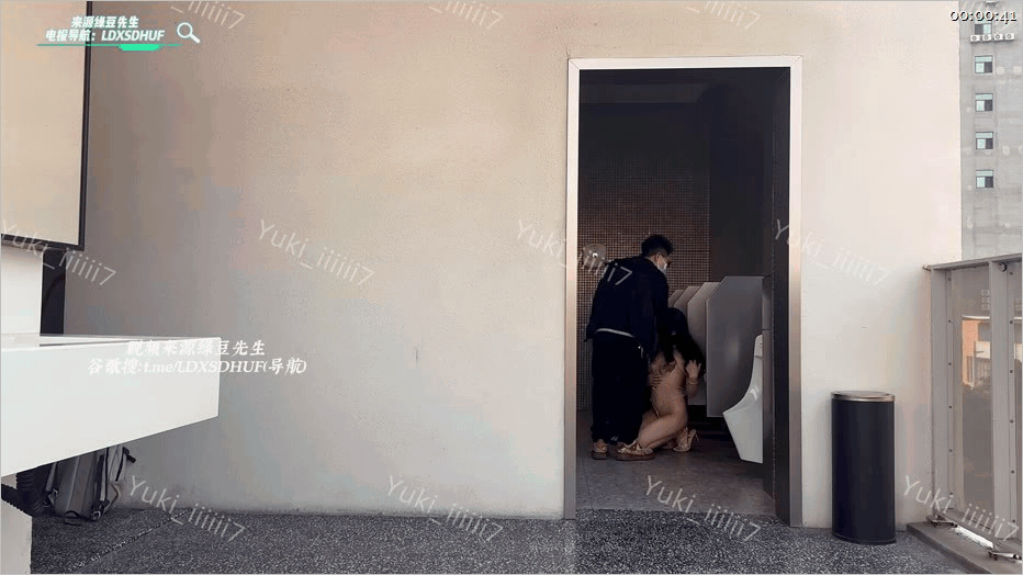 推特00後高學曆NTR綠帽與極品美腿反差婊「yuki_iiiiii7」《公測肉便器》老公随機在廣場裏面找了一個小哥哥弄我的騷穴 443.9MB