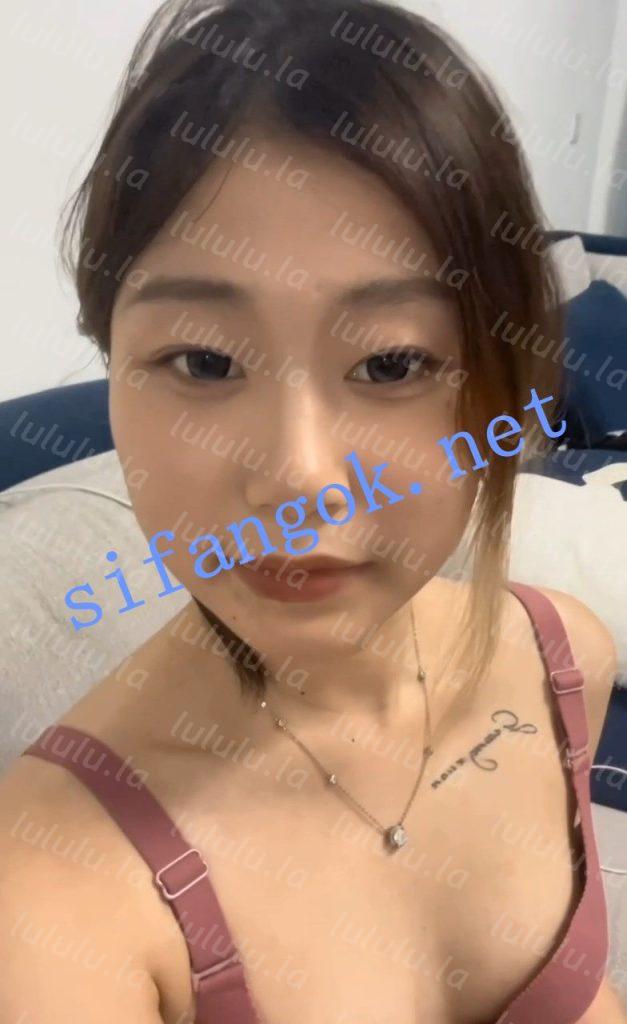 抖音小主播 宋姜姜 自慰私拍 超美柳叶形小嫩B 玩出水了【4V4P】【347M】 预览图 7