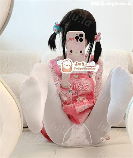 幼萝喵瓜-白丝双马尾小萝莉足交推特合集 [52v+186p/1.12G]
