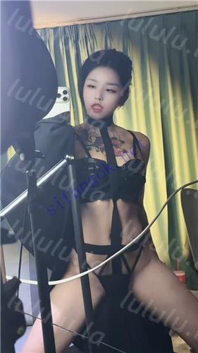 抖音超美纹身妹 妮娜 火火 露点福利 高级网红脸反差诱惑【74V】【638M】 预览图 37