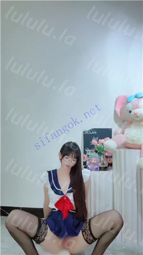 抖音甜妹主播 小企娥 妮娜 裸舞自慰掰粉穴 长屌大哥插入啪【11V】【731M】 预览图 10