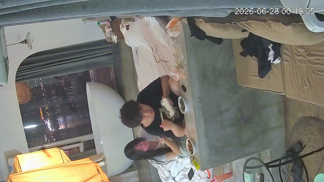 6-28流出海景房偷拍❤️素顔小學妹帥氣男友進房用紅外線掃描有沒有攝像頭化身cos小女仆多姿勢舔屌我還要 998.4MB 预览图 1
