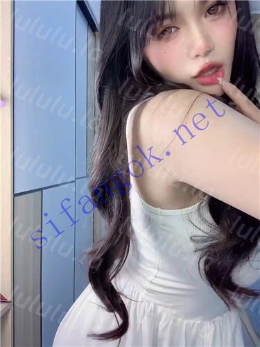 快手 猫猫 70万粉 巨乳蜜桃臀自慰发骚勾引呻吟1V1 超美【9V】【414M】 预览图 2