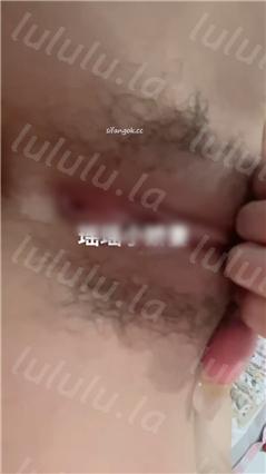 快手主播 娇妻ting+瑶瑶小娇妻 露点自慰大尺度双妻合璧【21V】【623M】 预览图 5