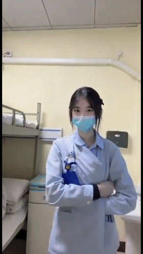 高顔值護士 ，極品美穴，Q彈大白兔，和閨蜜磨豆腐，流了好多水水 74.6MB 预览图 1