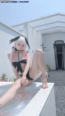 【B站 Yiko湿润兔 咬一口兔娘】8月作品 双机位骚裸舞 很顶【4V195P】【5.4G】 预览图 8