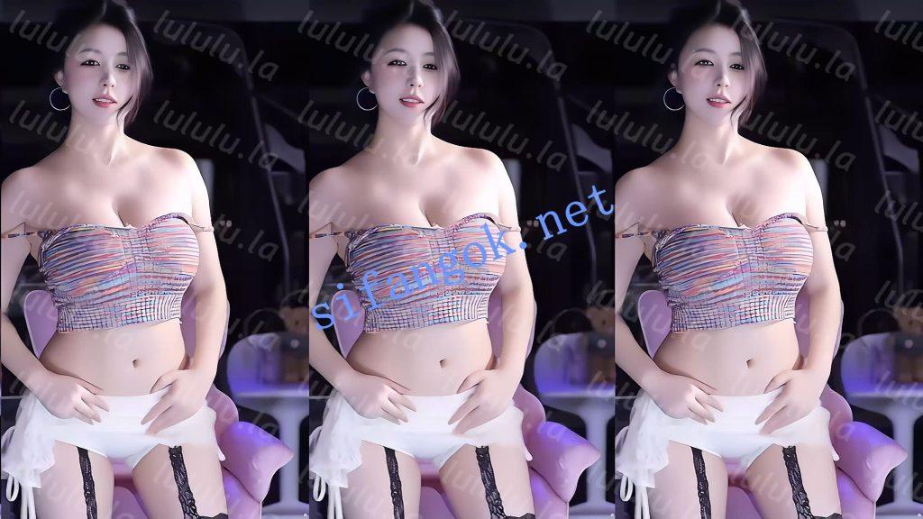 【虎牙】小酒窝翁馨 7月全新抹胸上场 一对豪乳绝逼晃晕你【7V】【1.01G】 预览图 6