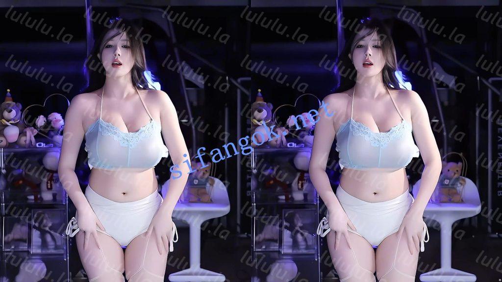【虎牙】小酒窝翁馨 7月全新抹胸上场 一对豪乳绝逼晃晕你【7V】【1.01G】 预览图 5