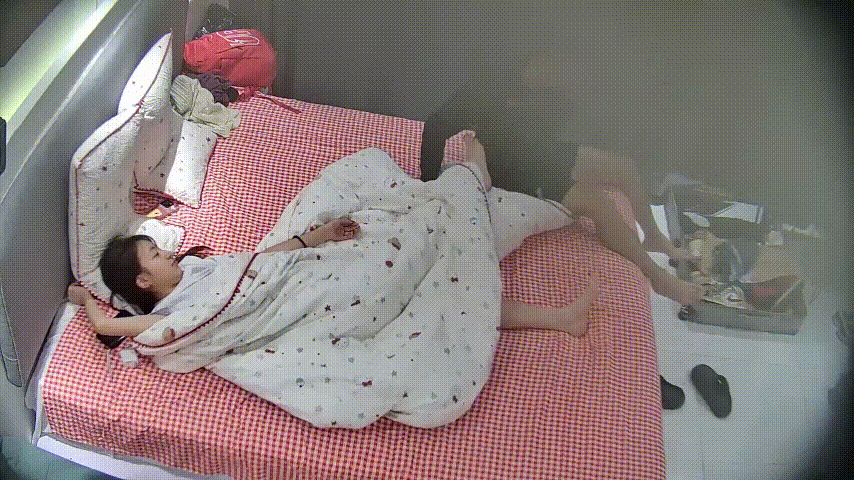 民宿酒店 7-17 小情侶昨晚打了個跨夜炮 一炮打了兩天 小美女這身材真是百看不厭 但男人幹一半卻軟了 1.35GB 预览图 2