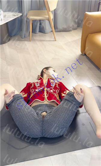 抖音眼镜御姐 白玉花 制服丝袜写真系列 无内丝自慰器合集【11V336P】【6.61G】 预览图 6