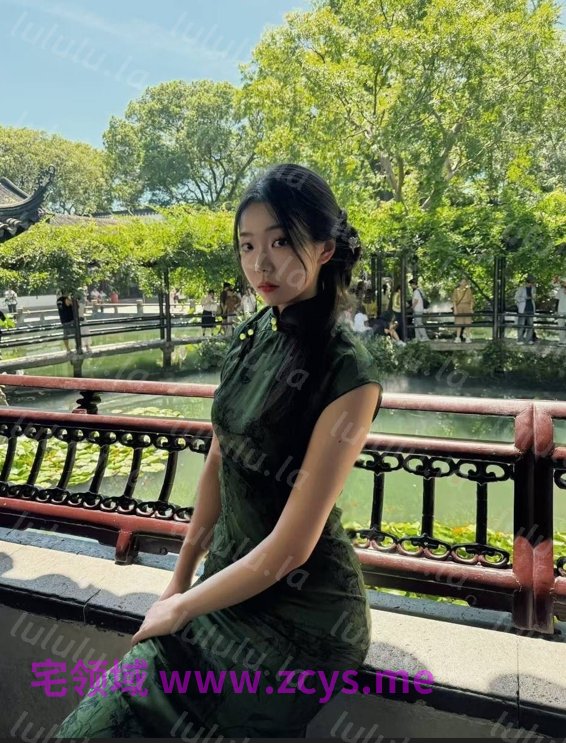 超高颜值害羞女友露脸性爱自拍，对镜头有点抗拒，男主强行拿开她的手边肏她8v4p301m 预览图 1