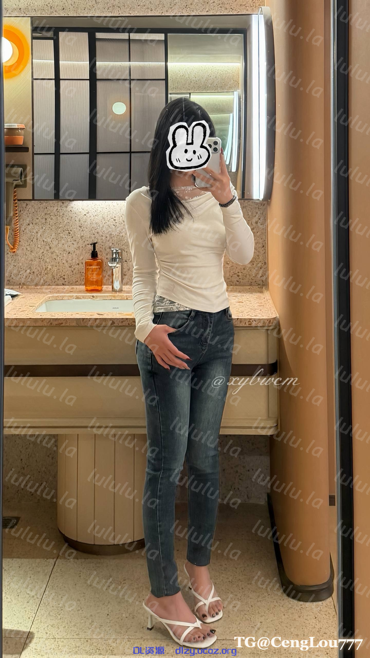 推特00後家養綠奴妻主、NTR資深女玩家「飯飯吖」是啊，老公，你的雞巴已經不配插進來了就這樣，看着情人狠狠肏我吧2V 1.38GB