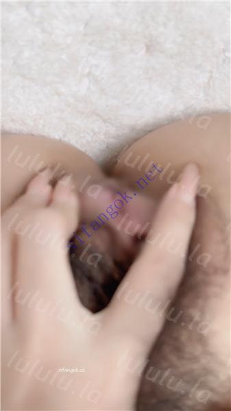 抖音 玉玉欧尼 大长腿美腿 丝袜美乳露点勾引掰B特写 新福利【5V】【1.53G】 预览图 11