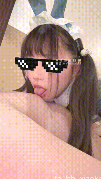 反差女大小母狗『三歲小寶寶』大奶小兔 暈奶女上，一對美乳搖飛了哈哈，這攻速一般男人還真招架不住 340.5MB 预览图 2