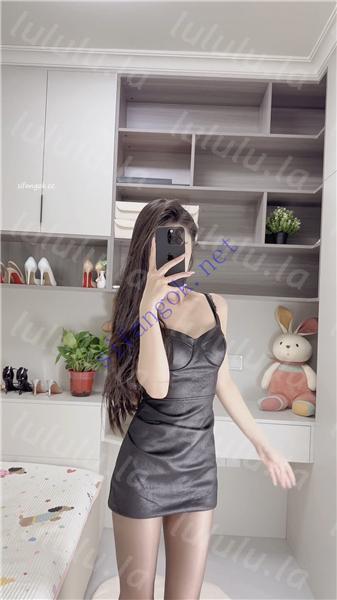 抖音 玉玉欧尼 大长腿美腿 丝袜美乳露点勾引掰B特写 新福利【5V】【1.53G】 预览图 7