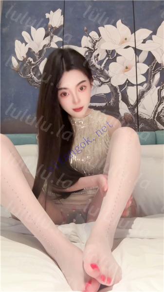 抖音极美网红 薇beauty 超大尺福利 丝袜自慰情景骚话插穴流【7V】【4.7G】 预览图 19
