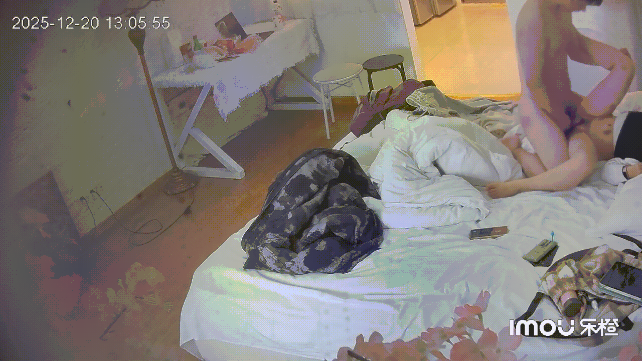 樂橙酒店偷拍❤️學院風 炮姐穿搭女孩和男友入住三天各種姿勢激情做愛女孩很騷 3.21GB 预览图 3