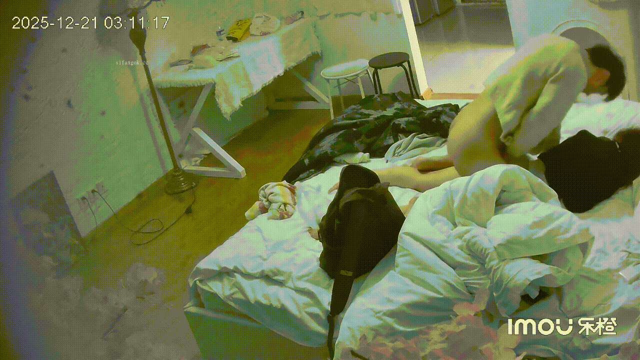 樂橙酒店偷拍❤️學院風 炮姐穿搭女孩和男友入住三天各種姿勢激情做愛女孩很騷 3.21GB 预览图 5