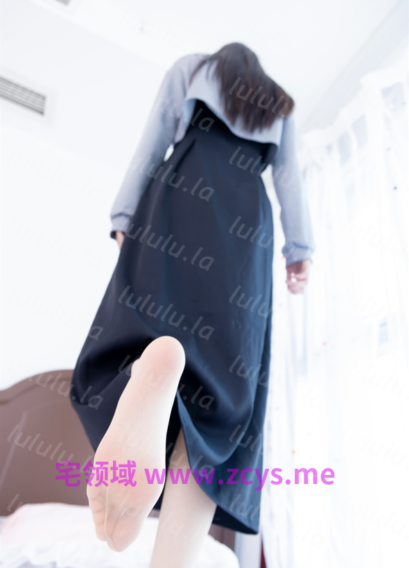 物恋传媒 NO.2726 小仓 灰黑拼色长裙 肉丝高跟 【158P1V3.13G】 预览图 2