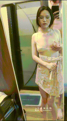 網黃色影師 像素詩人 零散小視頻合集 都是極品美女少婦 都是精彩内容 口交含屌 操逼打奶炮 女上聳動應有盡有 1.12GB 预览图 1