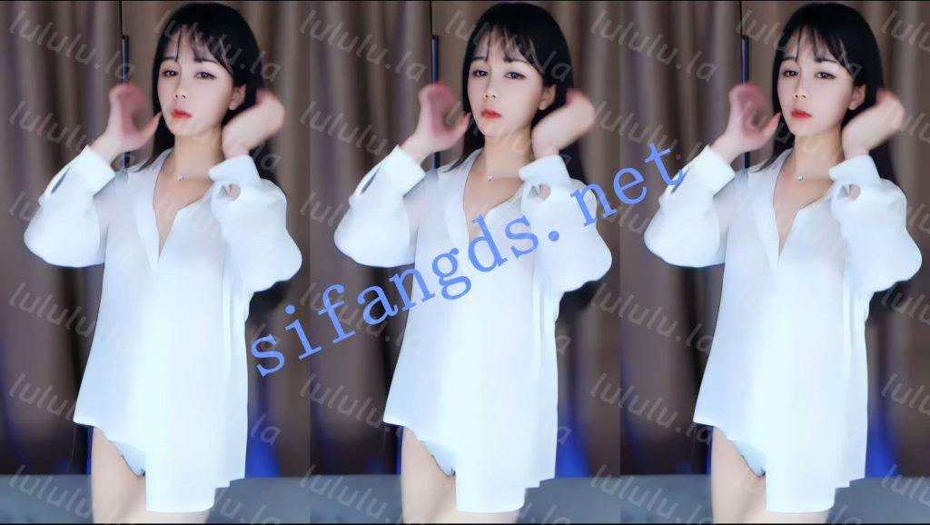 【虎牙】白菜妹妹（CC 林忆忆) 大尺度脱罩漏穴珍藏版9V 预览图 12