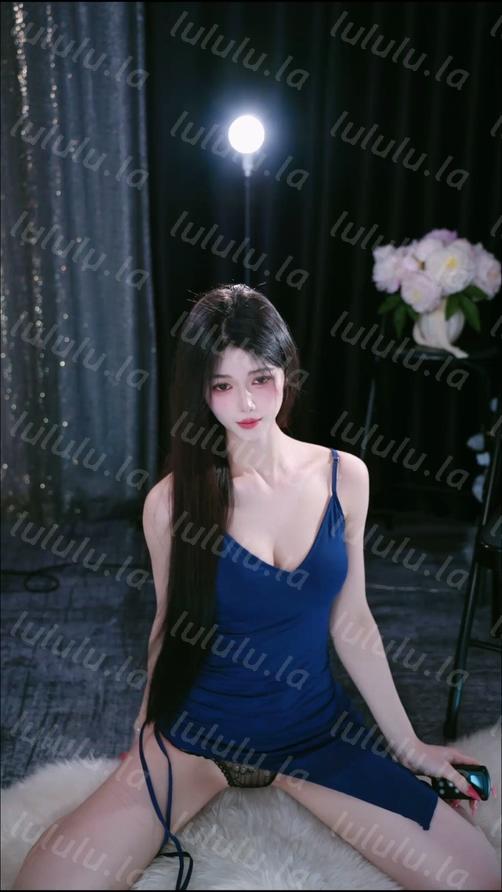 【来秀】 甜妹er 裙子真不错 尺度跟定制似的 大胆漏内裤3v#13 预览图 4