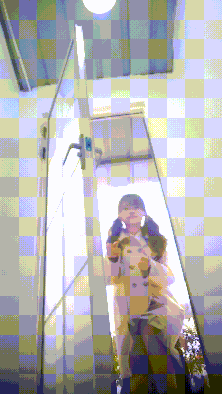 街邊女公廁真實偷拍多位女性大小便，特寫後位雙洞同步露臉，鮑魚菊花近在咫尺，視覺盛宴 1.52GB 预览图 9