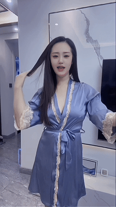 抖音极美御姐 星辰 无罩激凸抖奶 大尺自慰喷水福利 合集【1.5G】 预览图 11