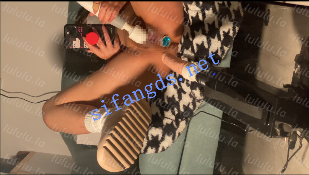 【推特万粉巨乳】米米酱 露脸肛塞乳夹道具炮机白浆福利 预览图 8